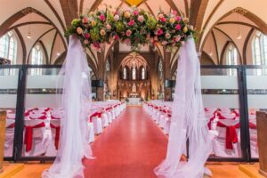 Katholieke-Kerk-trouwopstelling